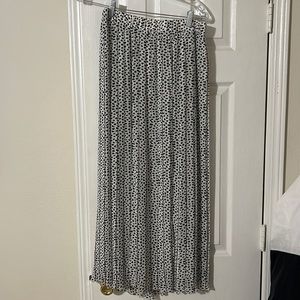 Black and White pleated Skirt, Polyester skirt and lining